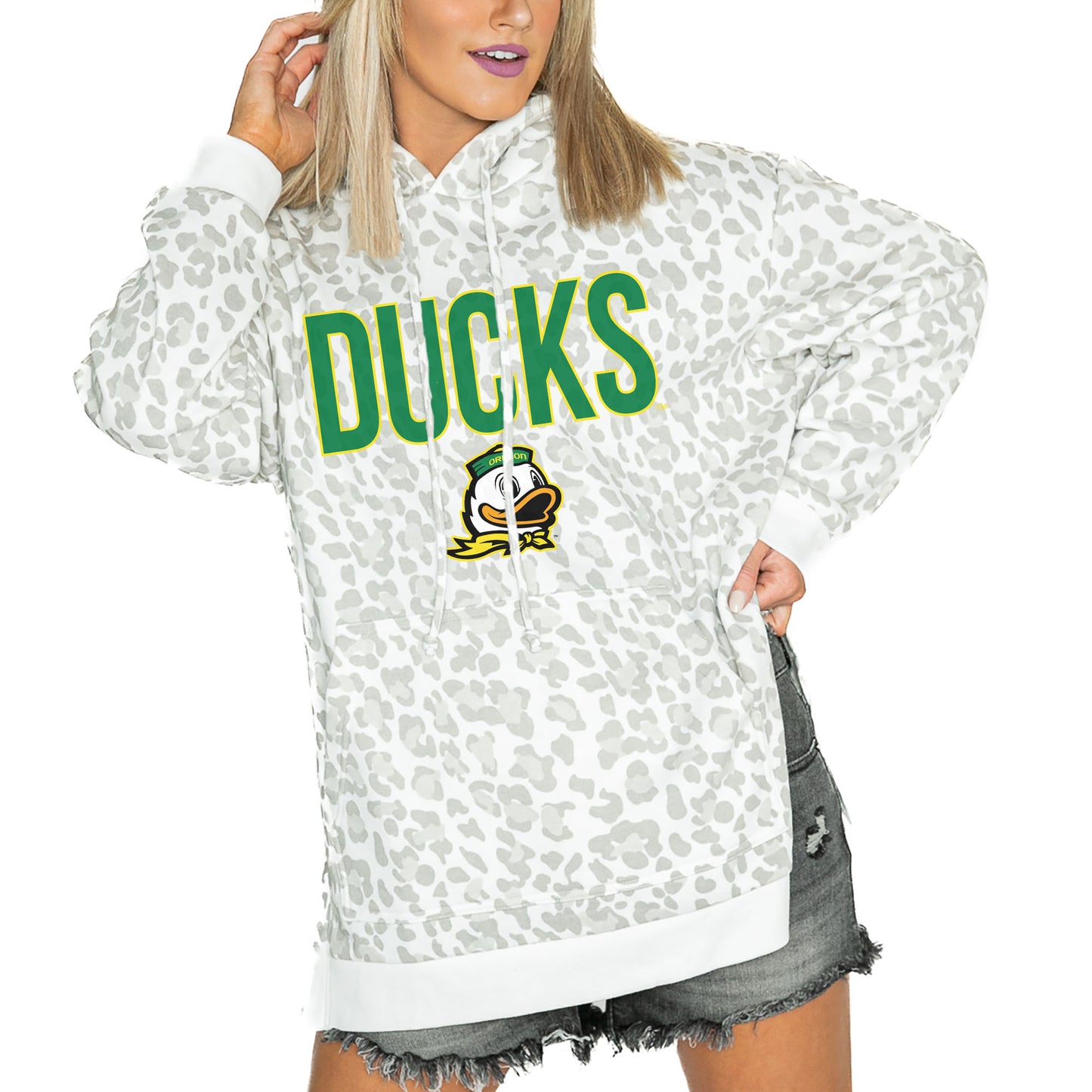 Women's Gameday Couture White Oregon Ducks Fierce Fan Side-Slit Pullover Hoodie