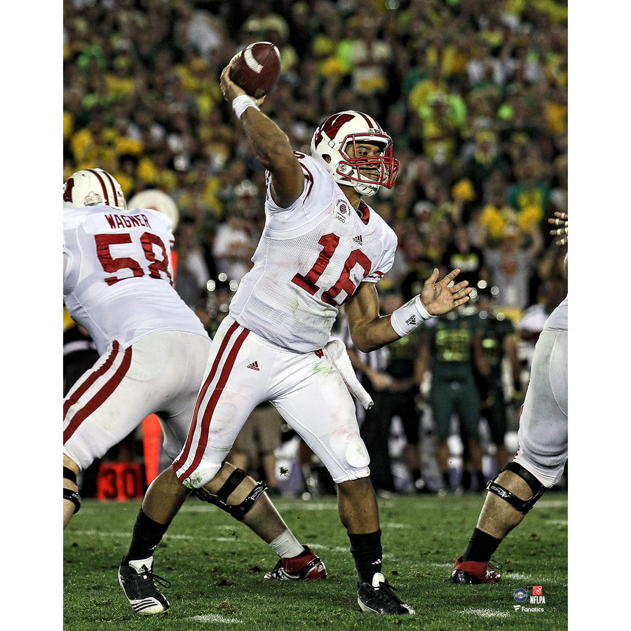 Russell Wilson Wisconsin Badgers Unsigned Throwing Photograph