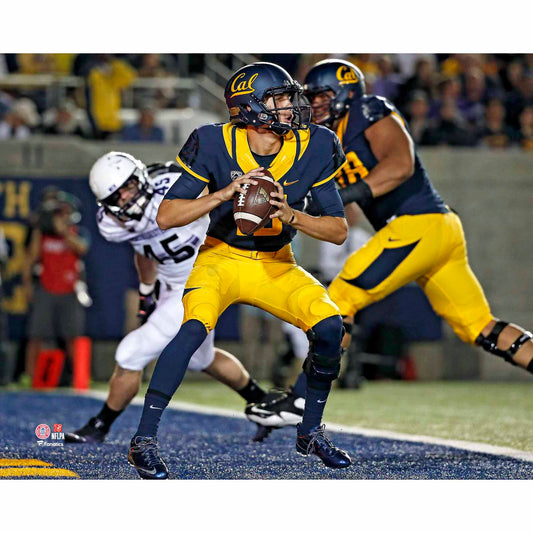 Jared Goff Cal Bears Unsigned Navy Jersey Looking to Pass Photograph