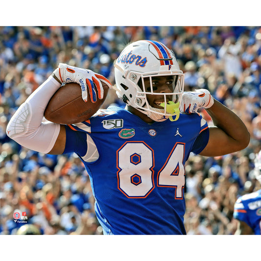 Kyle Pitts Florida Gators Unsigned Flexing Photograph