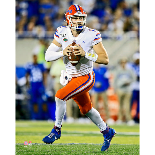 Kyle Trask Florida Gators Unsigned Looking to Pass Photograph