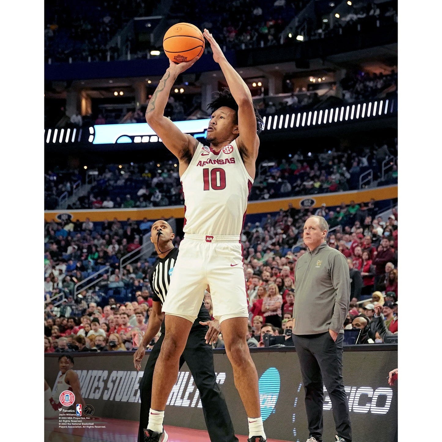 Jaylin Williams Arkansas Razorbacks Unsigned Makes a Jump Shot in the First Round Game of the 2022 NCAA Men's Basketball Tournament Photograph