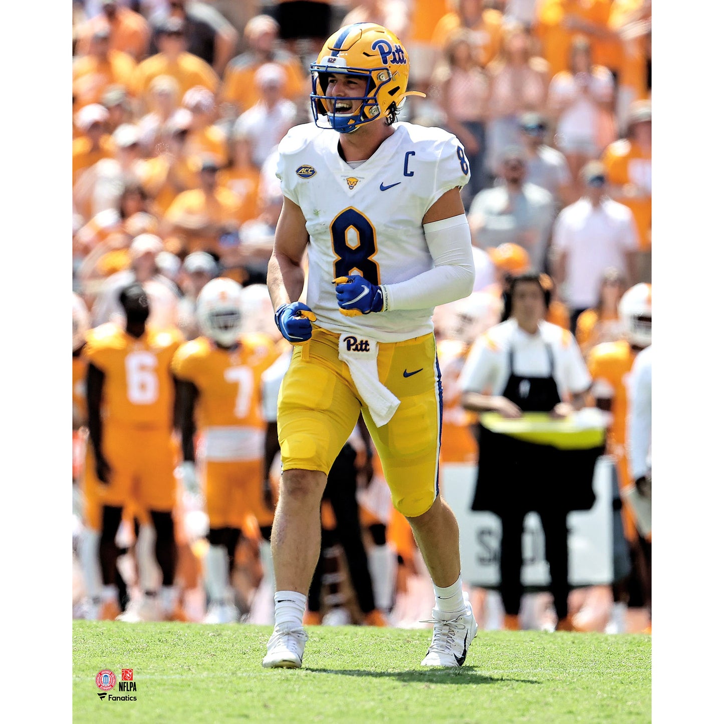 Kenny Pickett Pitt Panthers Unsigned Celebrates a Touchdown Photograph