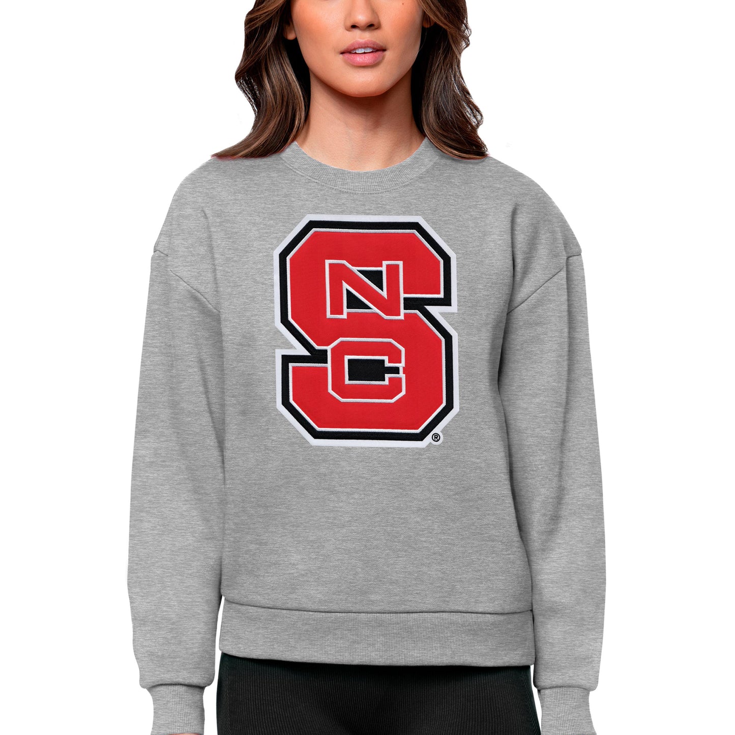 Women's Antigua Heather Gray NC State Wolfpack Victory Crewneck Pullover Sweatshirt