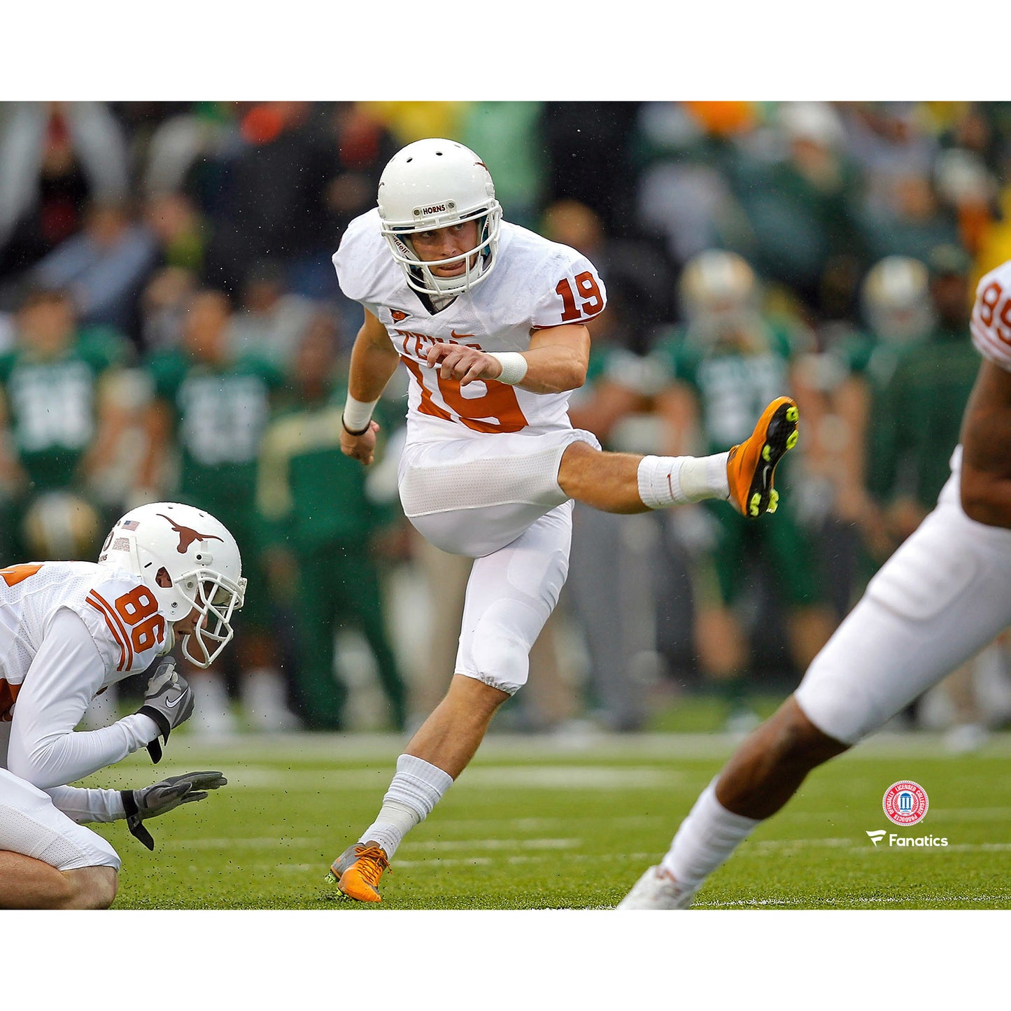 Justin Tucker Texas Longhorns Unsigned Kicks a Field Goal Photograph